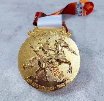 Huy chương Thánh Giống mạ vàng 24k -