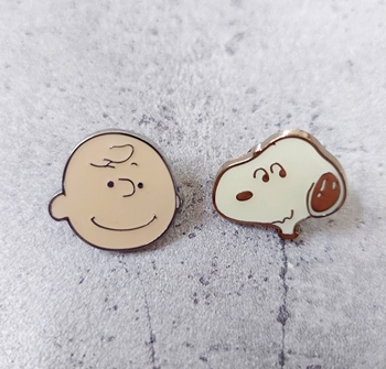 Huy hiệu cài áo số 56 -