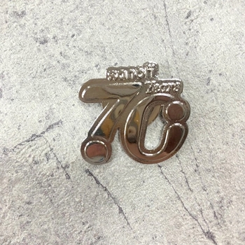 Huy hiệu cài áo số 121 -