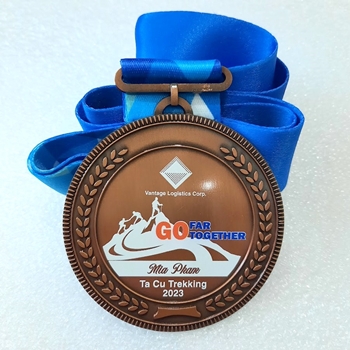 Huy chương In Uv Go Far Together -