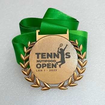 Huy chương khắc laser Tennis Nutifood open -