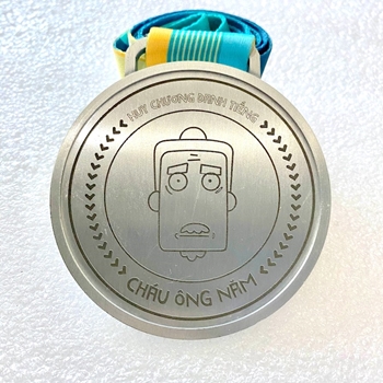 Huy chương khắc laser Cháu Ông Năm -