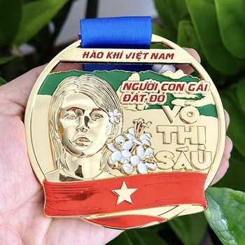 HUY CHƯƠNG ANH HÙNG VÕ THỊ SÁU -