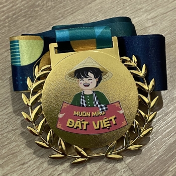 HUY CHƯƠNG IN UV MUÔN MÀU ĐẤT VIỆT -