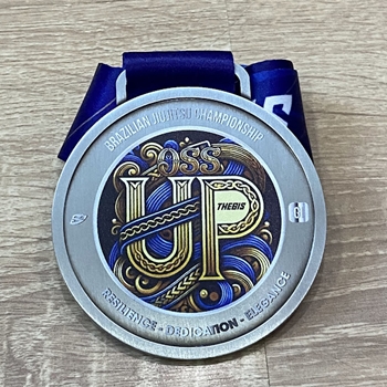 HUY CHƯƠNG IN UV MÀU THE GIS -