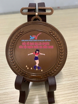 HUY CHƯƠNG TRƯỢT BĂNG -